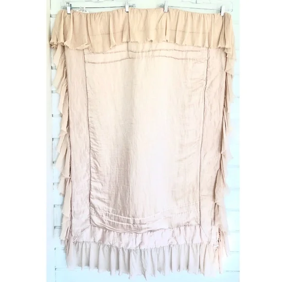 BELLA NOTTE Valentina Linen & Silk Padded Baby/Crib Quilt Blanket in Blush - Picture 2 of 9